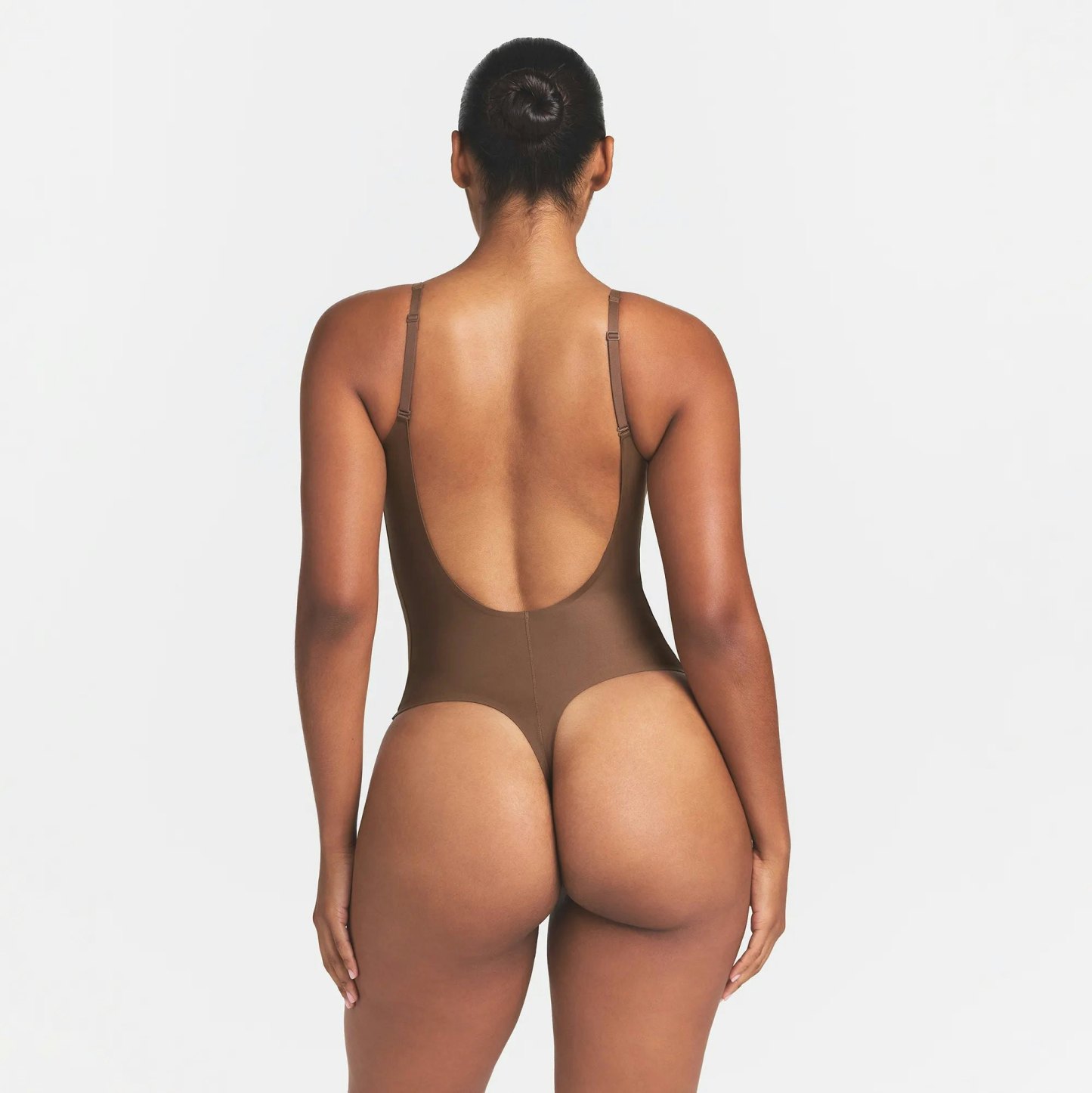 SKIMS BODY SCOOP LOW BACK THONG BODYSUIT - JASPER