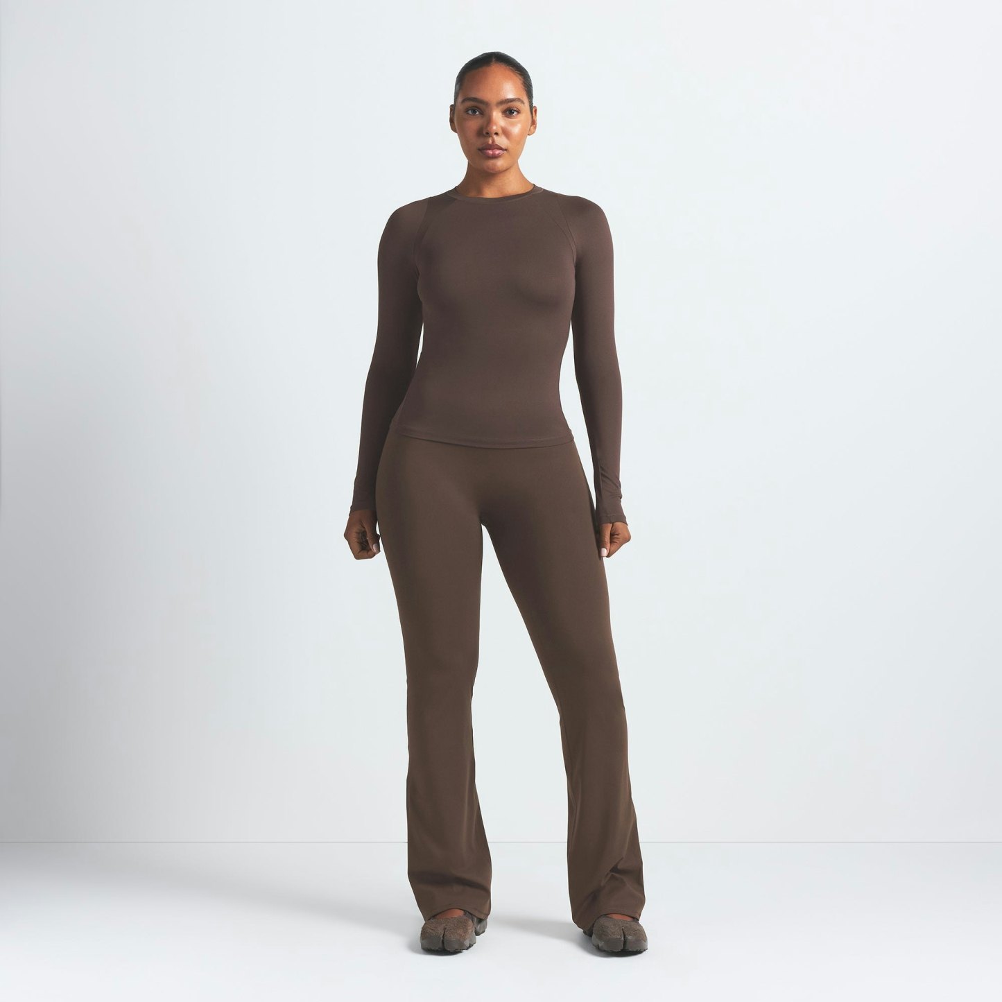 NikeSKIMS MATTE SLIM FLARE LEGGING - DARK SEPIA - image 13