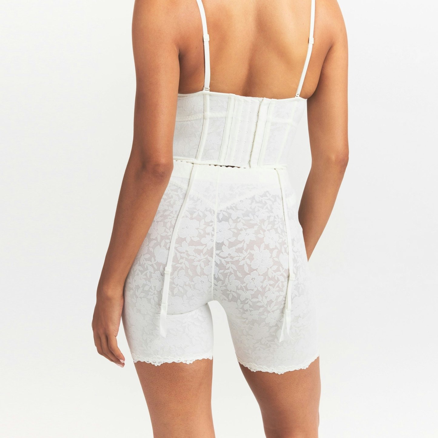 LACE SHAPEWEAR SHORT - IVORY