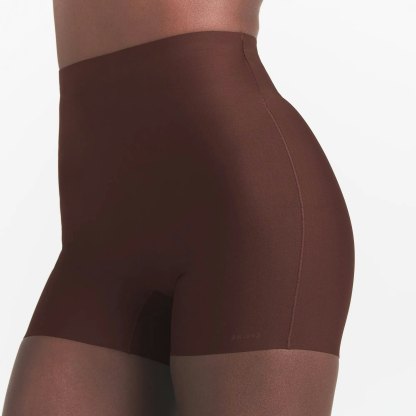 SKIMS BODY CORE SCULPT SHORTIE - COCOA