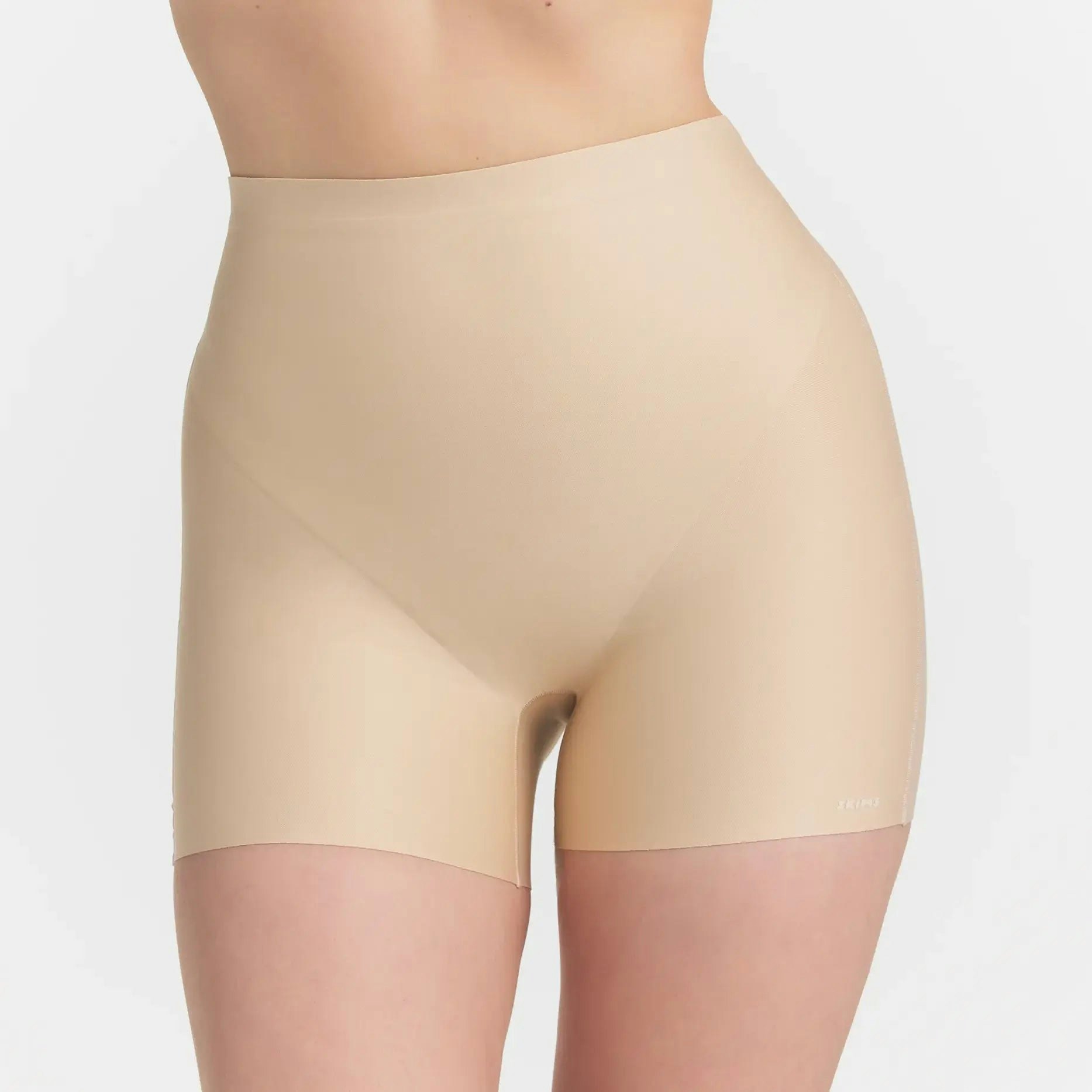SKIMS BODY CORE SCULPT SHORTIE - SAND