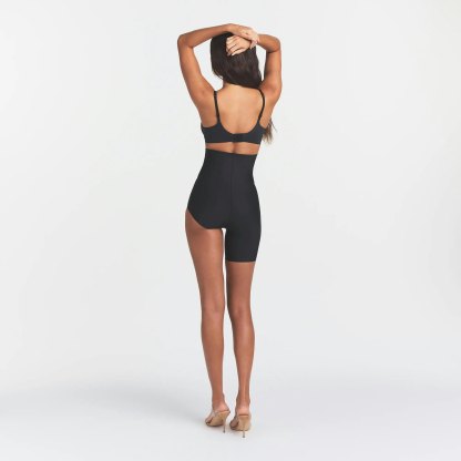 SKIMS BODY LEFT LEG SOLUTION SHORT - ONYX