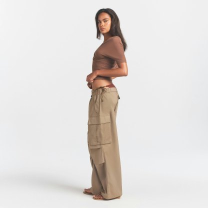 WOVEN COTTON OVERSIZED LOW RISE CARGO PANT - DESERT - image 3