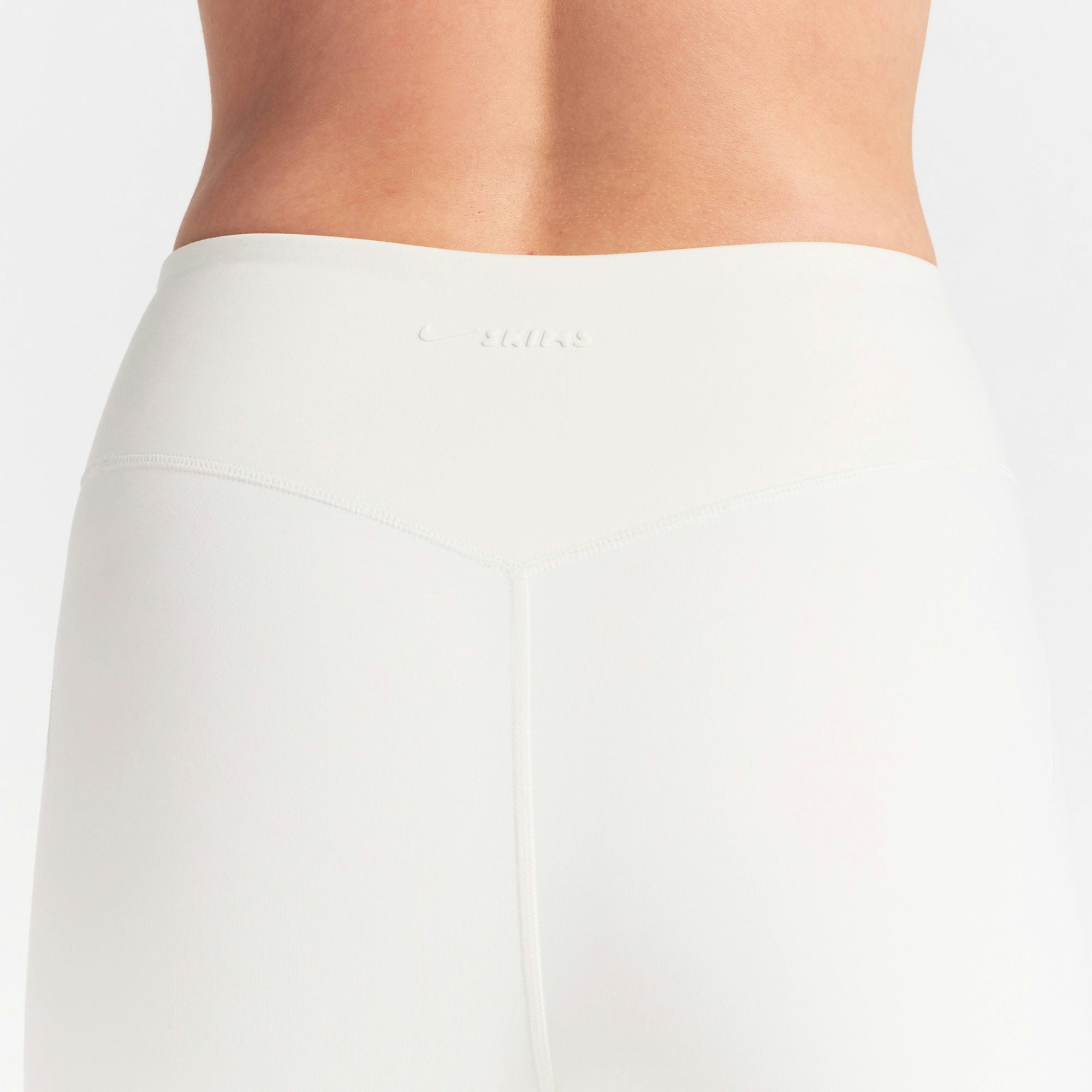 NikeSKIMS MATTE 26" LEGGING - IVORY - image 16