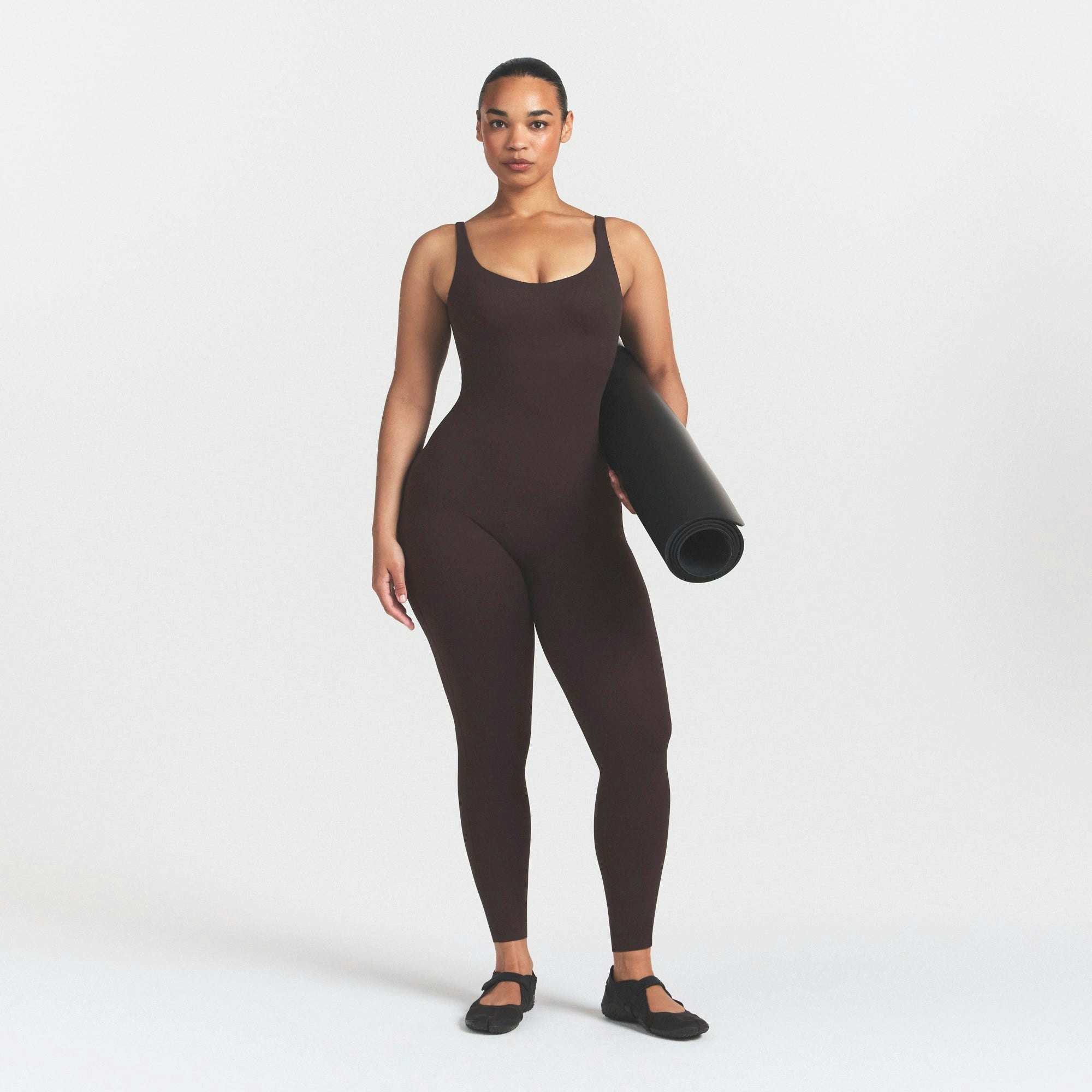 NikeSKIMS STUDIO STRETCH 29" ONE PIECE - DARK ROAST