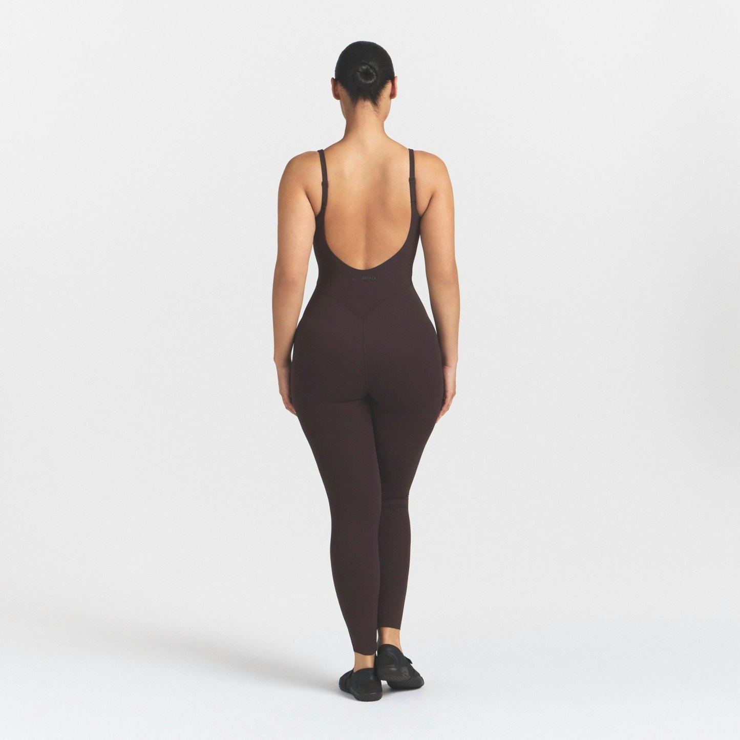 NikeSKIMS STUDIO STRETCH 29" ONE PIECE - DARK ROAST - image 4