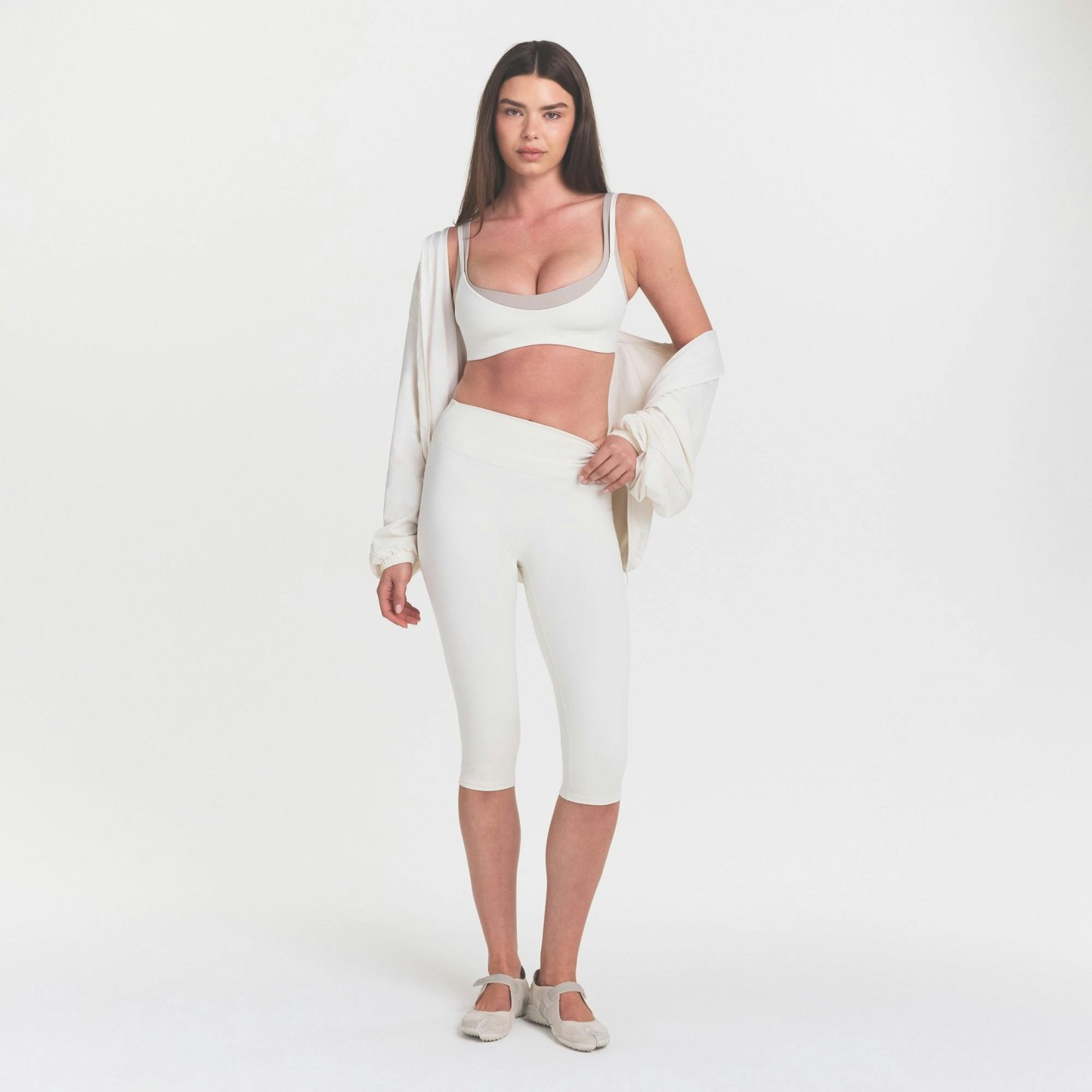 NikeSKIMS MATTE CROP 17" LEGGING - IVORY - image 9