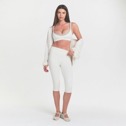 NikeSKIMS MATTE CROP 17" LEGGING - IVORY - image 9
