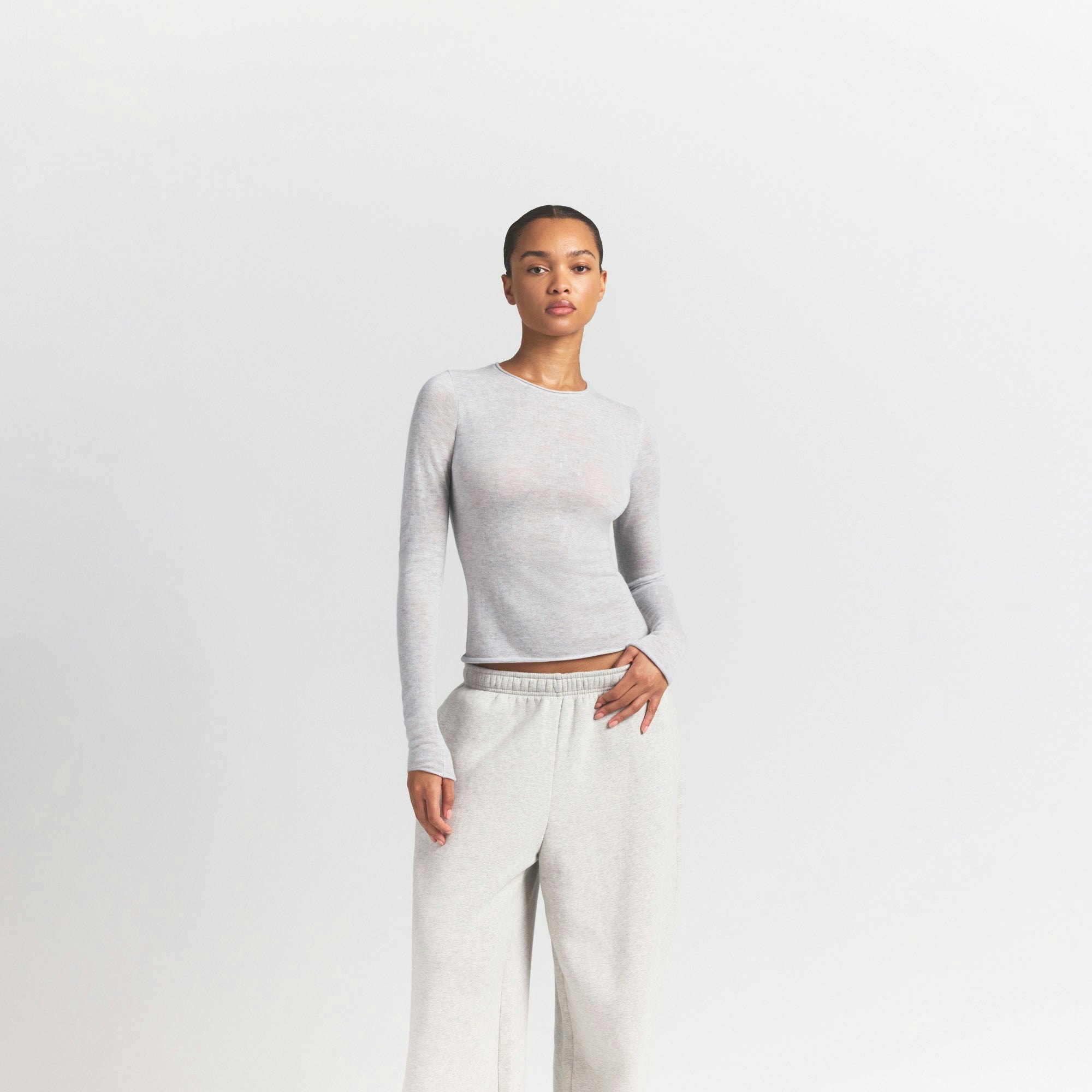 FEATHERWEIGHT CASHMERE LONG SLEEVE TOP - LIGHT HEATHER GREY - image 9