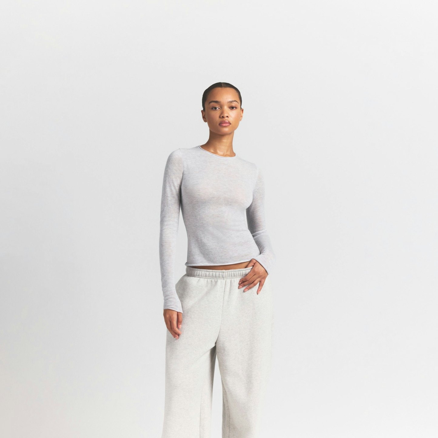 FEATHERWEIGHT CASHMERE LONG SLEEVE TOP - LIGHT HEATHER GREY - image 9