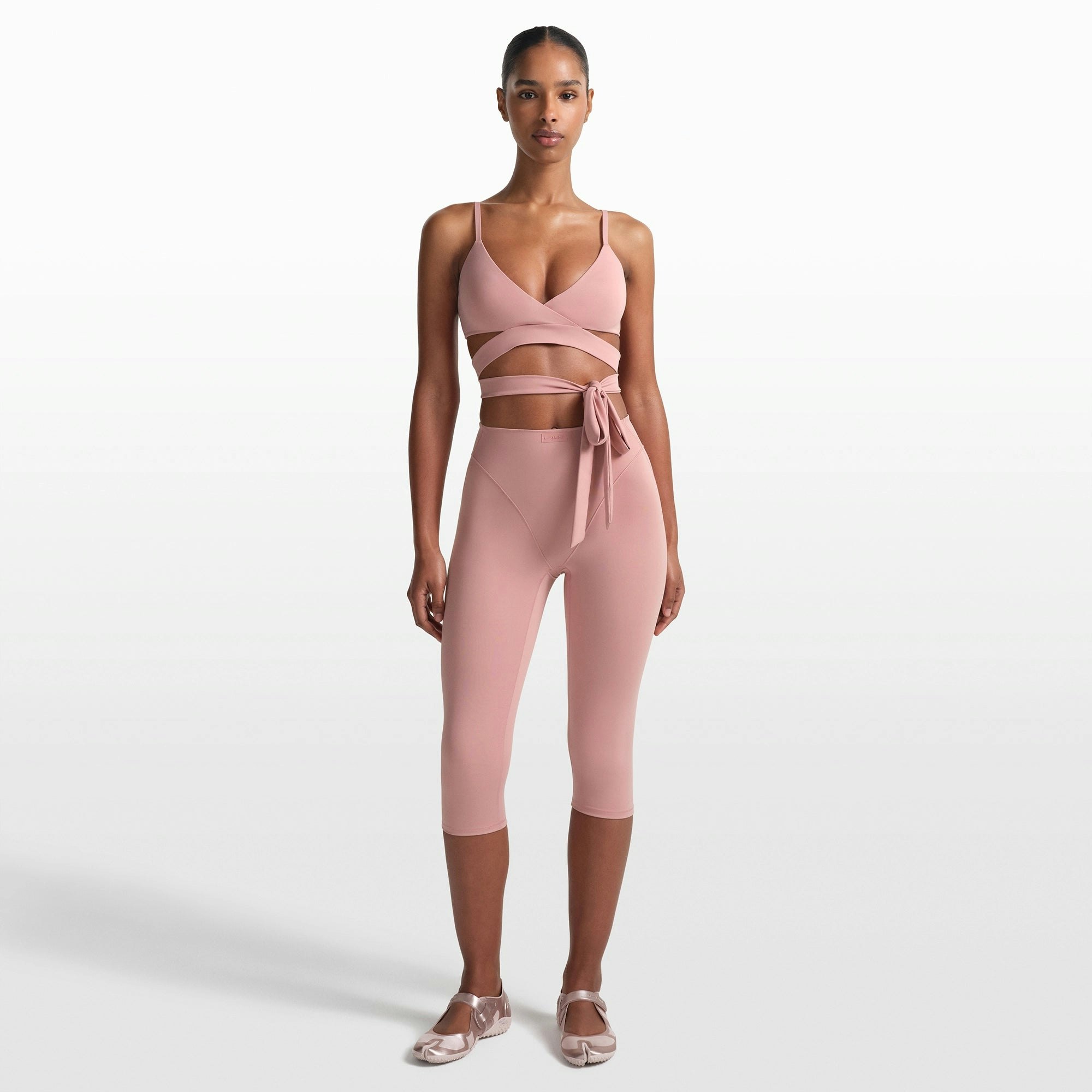 NikeSKIMS MATTE 17" V-LINE CROP LEGGING - HIMALAYAN