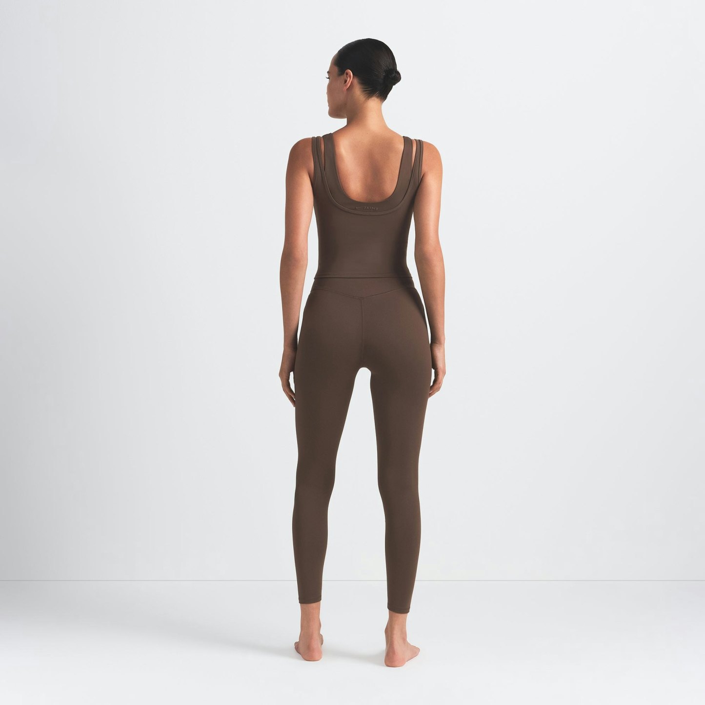 NikeSKIMS MATTE KNEE GRIP 26" LEGGING - DARK SEPIA - image 18