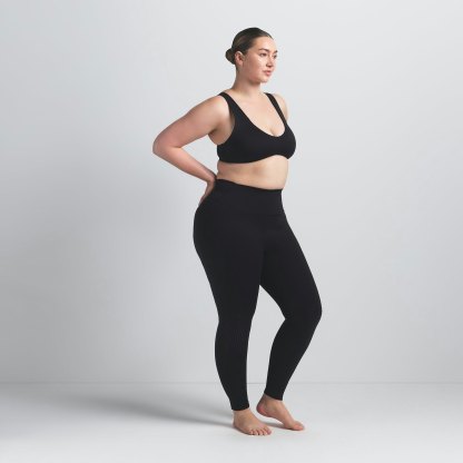 NikeSKIMS MATTE KNEE GRIP 26" LEGGING - OBSIDIAN - image 6