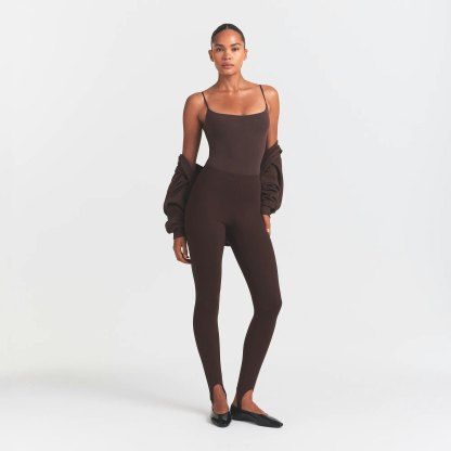 THE ESSENTIAL COLLECTION HIGH-WAISTED STIRRUP LEGGING - ESPRESSO - image 7
