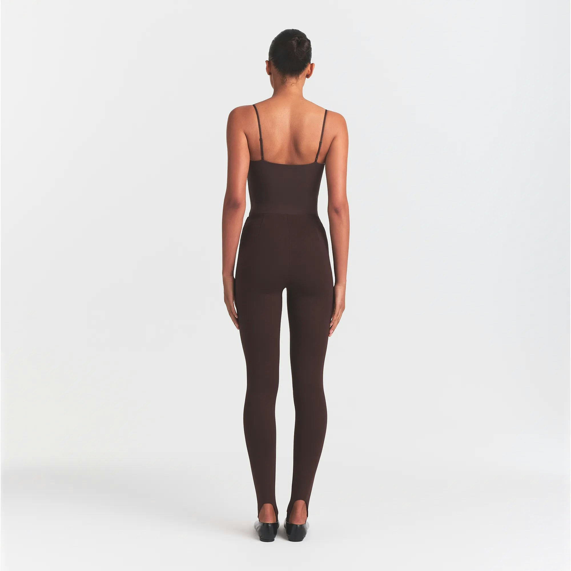 THE ESSENTIAL COLLECTION HIGH-WAISTED STIRRUP LEGGING - ESPRESSO - image 10
