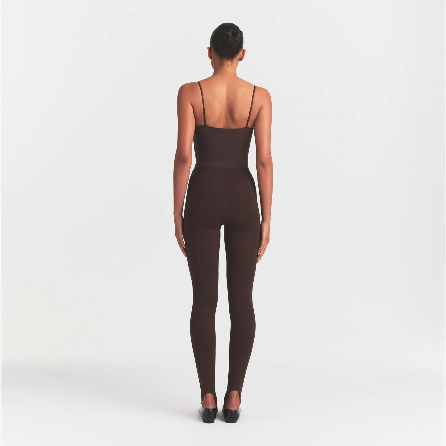 THE ESSENTIAL COLLECTION HIGH-WAISTED STIRRUP LEGGING - ESPRESSO - image 10