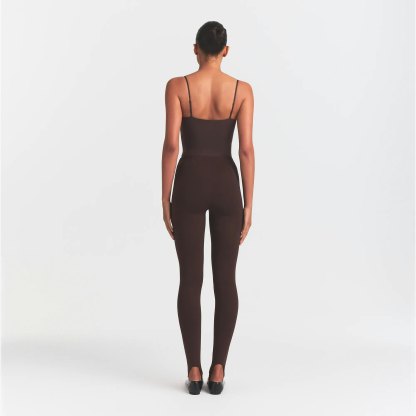 THE ESSENTIAL COLLECTION HIGH-WAISTED STIRRUP LEGGING - ESPRESSO - image 10