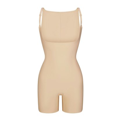 SKIMS BODY CORE SCULPT BACK SMOOTHING OPEN BUST MID THIGH BODYSUIT - SAND