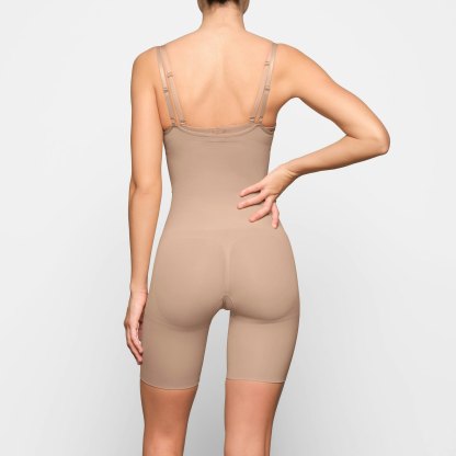 SEAMLESS SCULPT BUTT LIFTING OPEN BUST BODYSUIT - CLAY