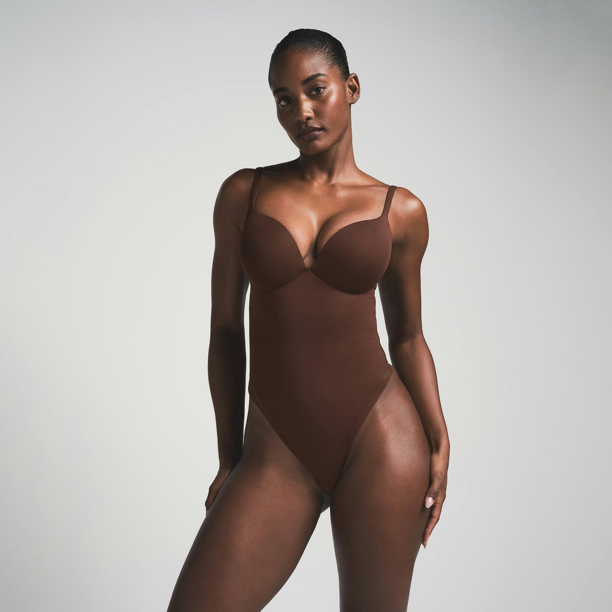 SKIMS ULTIMATE BODY PUSH-UP THONG BODYSUIT - COCOA