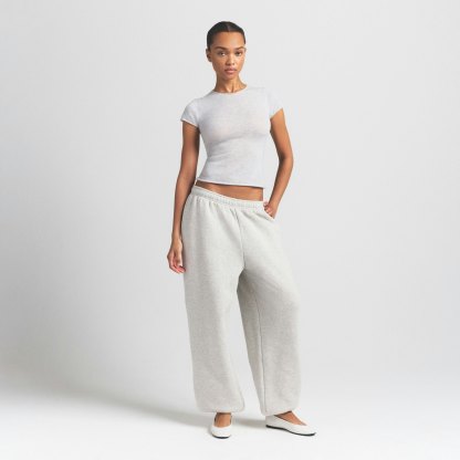 FEATHERWEIGHT CASHMERE TEE - LIGHT HEATHER GREY - image 6
