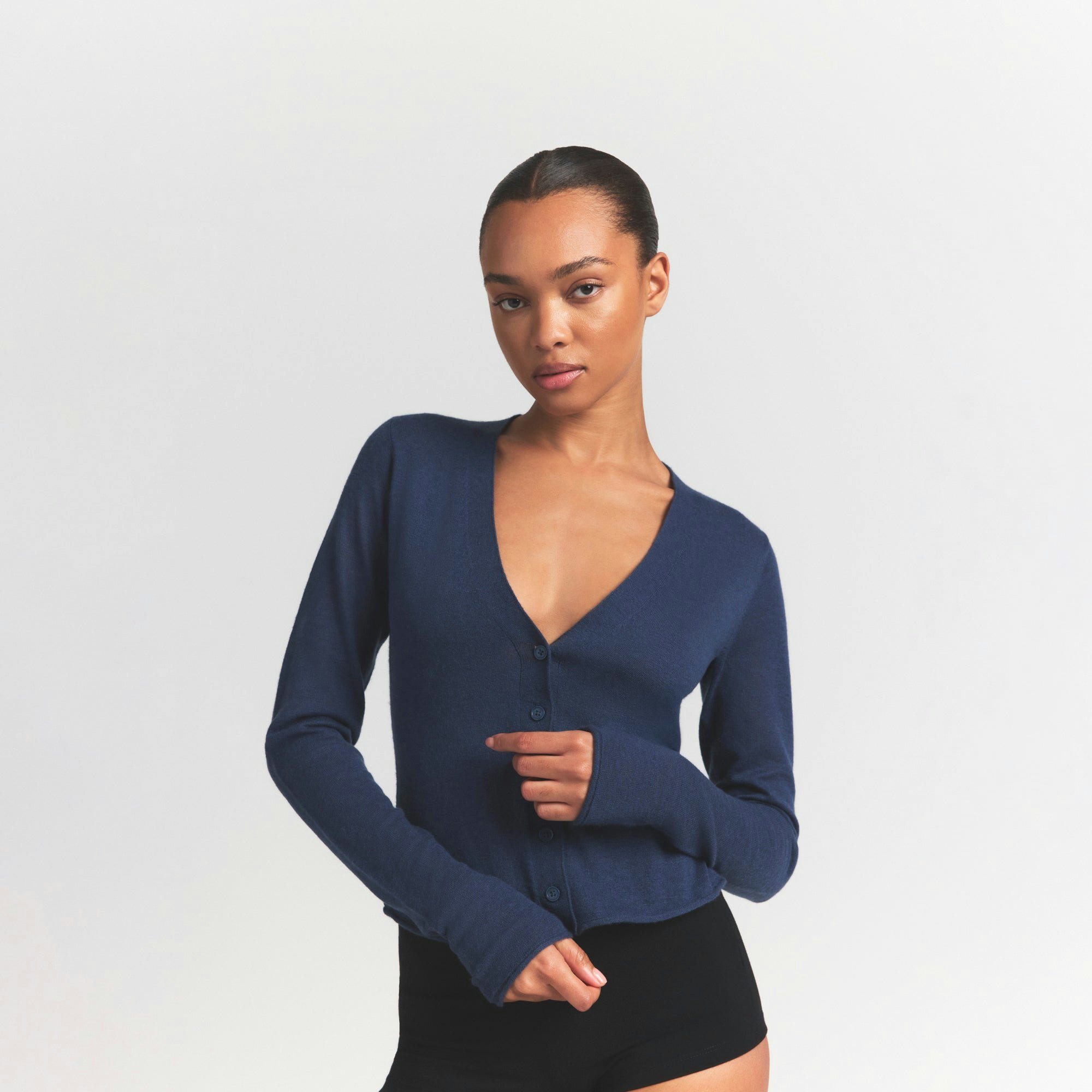 FEATHERWEIGHT CASHMERE CARDIGAN - INDIGO - image 12