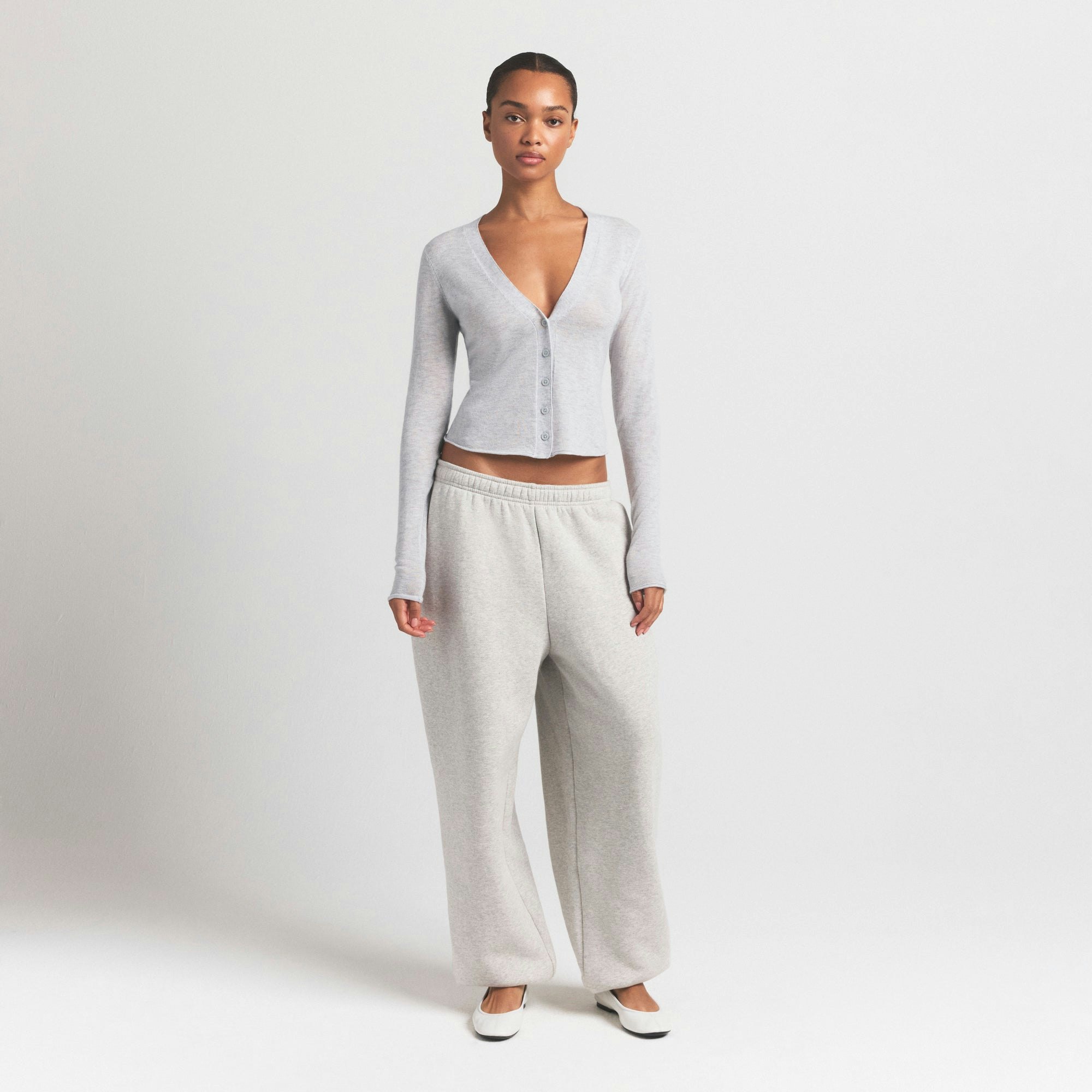 FEATHERWEIGHT CASHMERE CARDIGAN - LIGHT HEATHER GREY - image 6