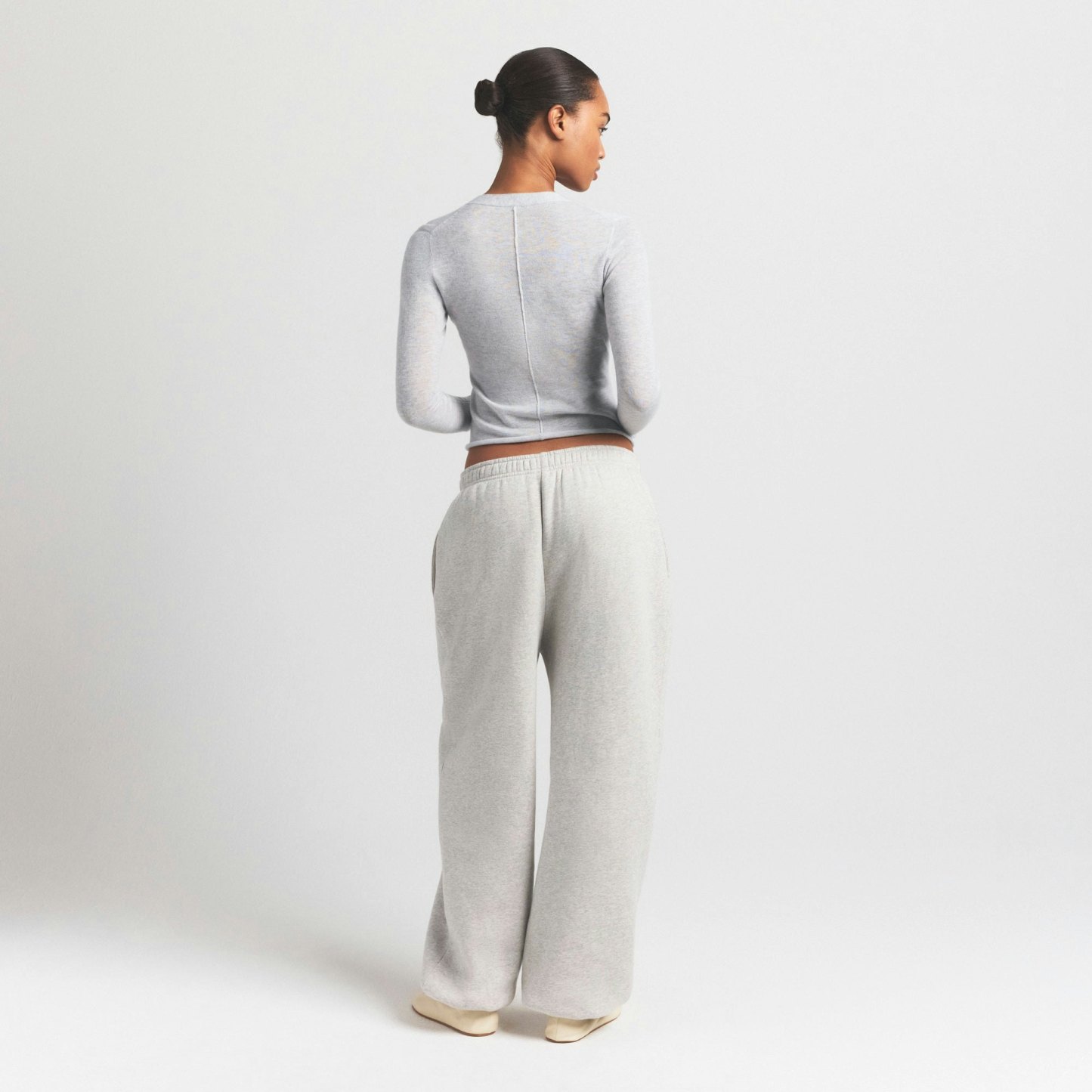 FEATHERWEIGHT CASHMERE CARDIGAN - LIGHT HEATHER GREY - image 8