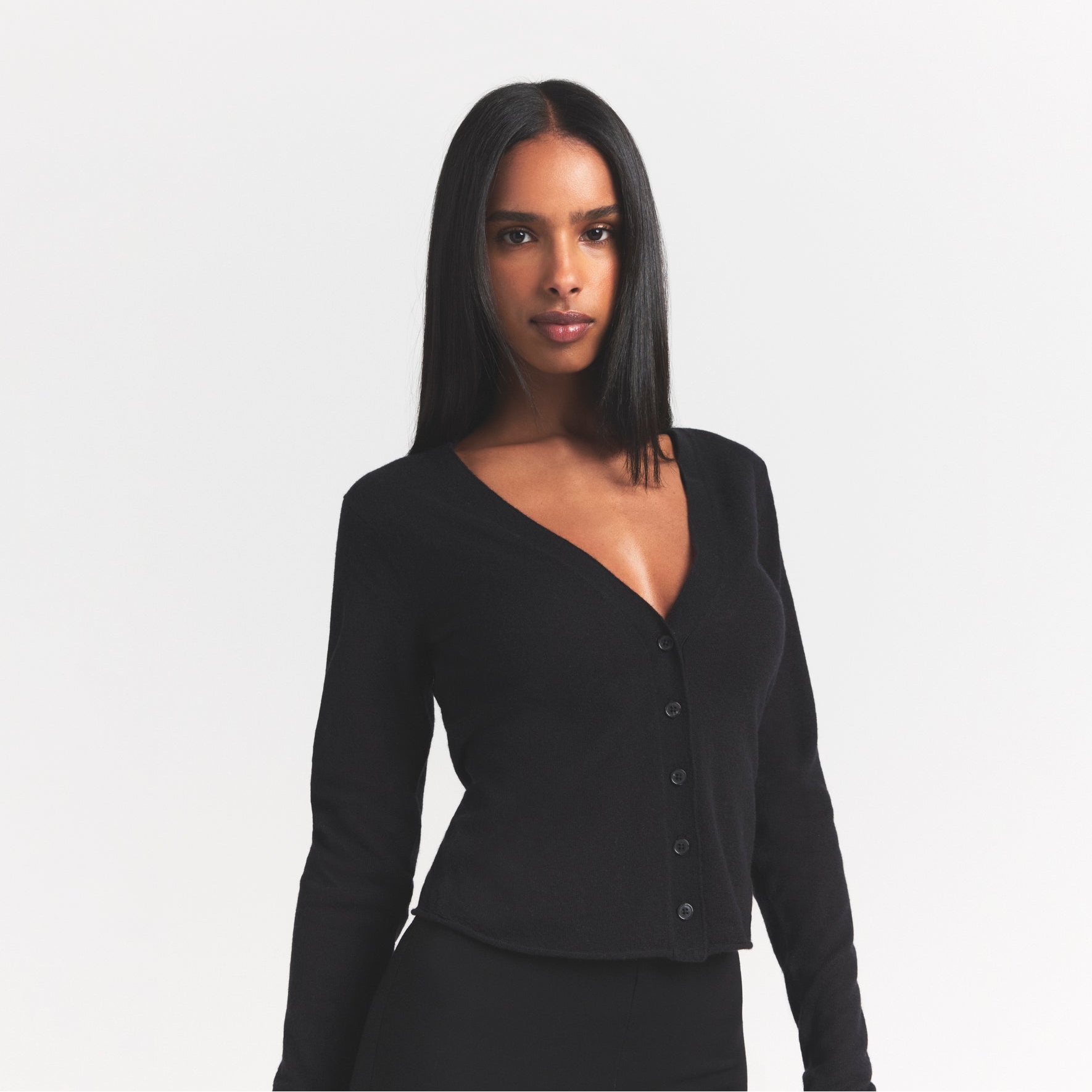 FEATHERWEIGHT CASHMERE CARDIGAN - ONYX - image 18