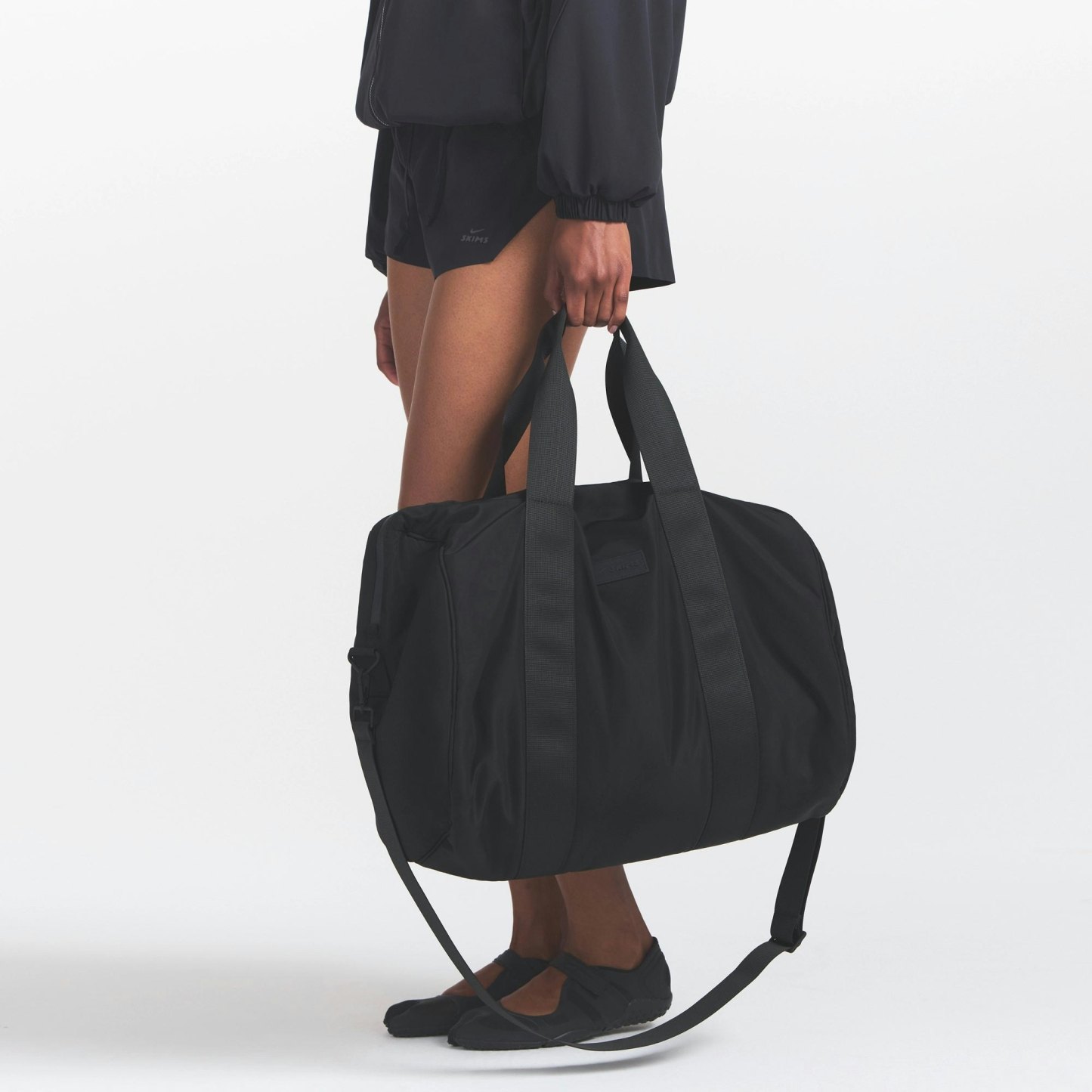 NikeSKIMS ACCESSORIES PUFFER GYM BAG - OBSIDIAN