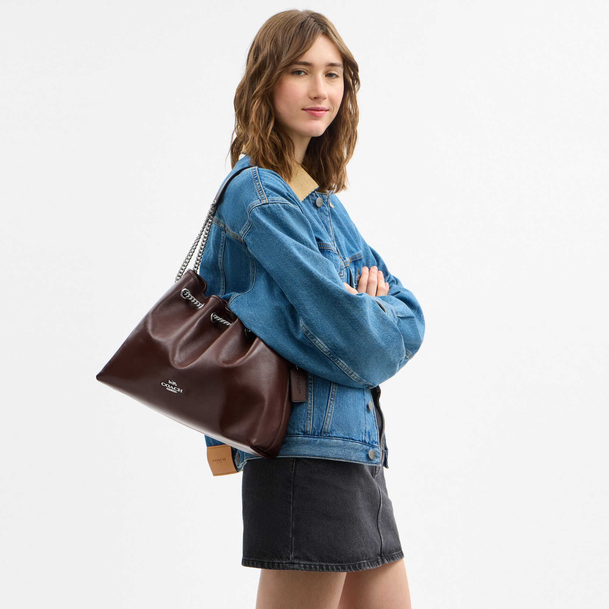 COACH®,Evelyn Shoulder Bag,Leather,Bucket,Metal,Logo,Gold Plated,Day Party,Brown,Detail View