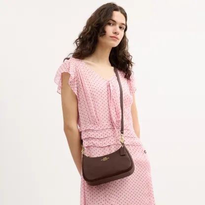 COACH®,Teri Shoulder Bag,Shoulder Bag,Chain Detail,Metal,Logo,Casual,Brown