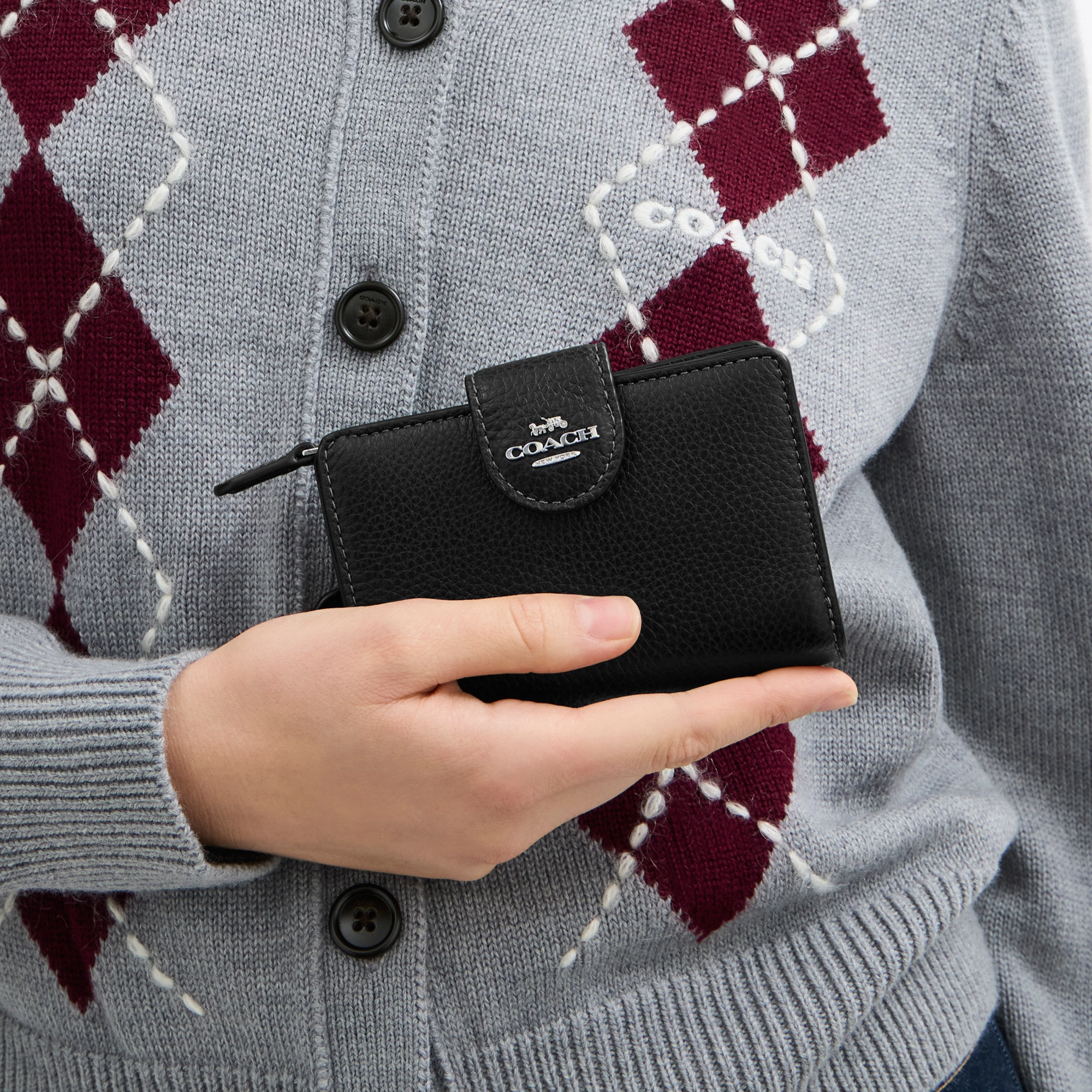 COACH®,Medium Corner Zip Wallet,Leather,Bi Fold,Logo,Metal,Travel,Black,Detail View
