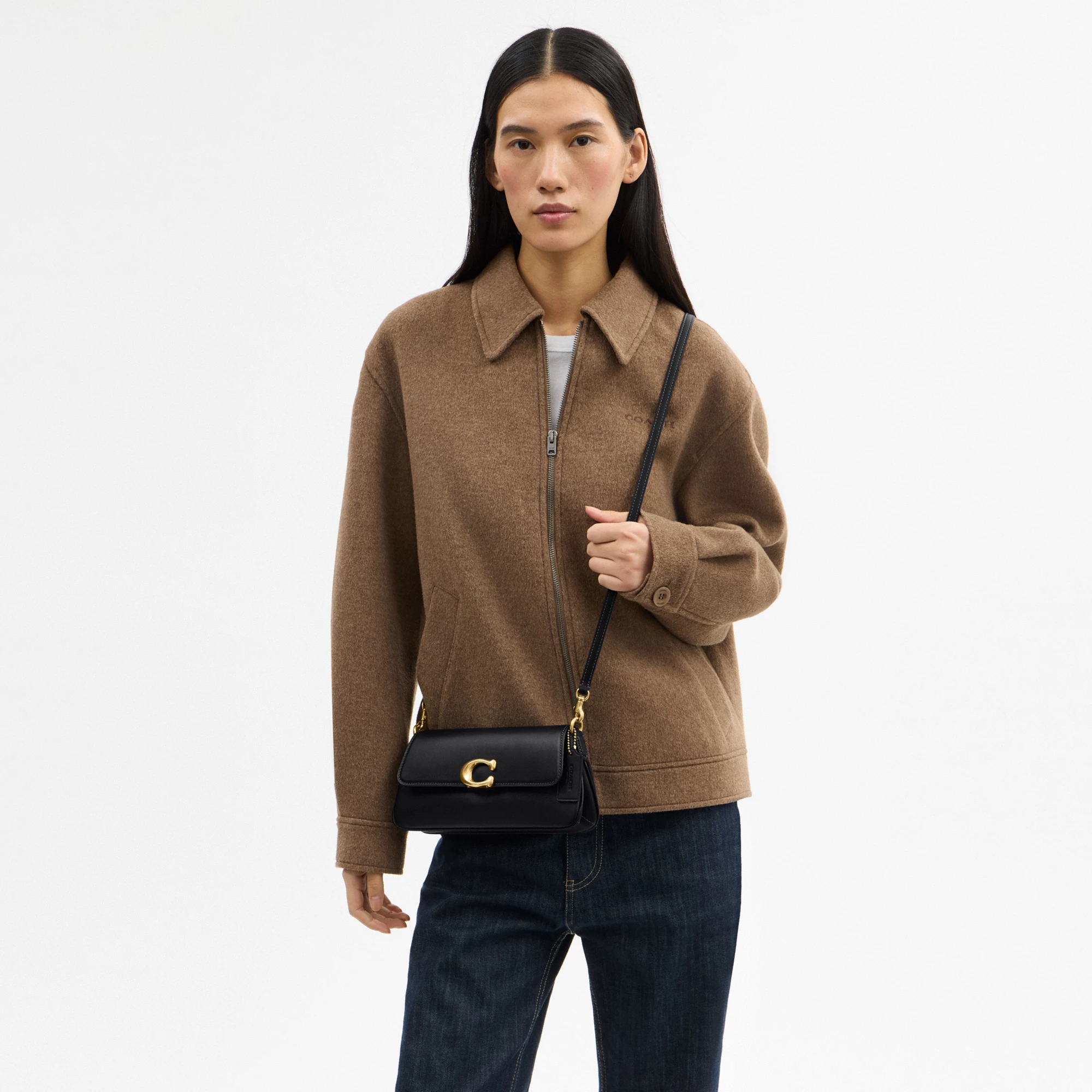 COACH®,Jet Shoulder Bag,Calfskin Leather,Shoulder Bag,Logo,Metal,Gold Metal,Casual,Black,Detail View