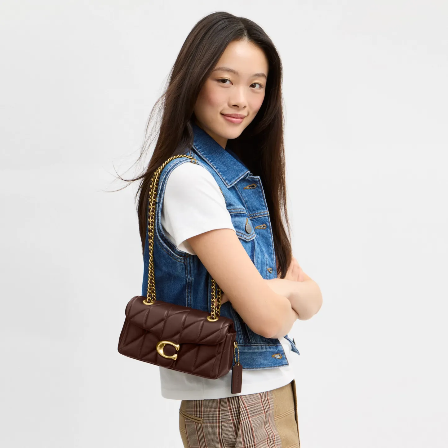 COACH®,Tabby Shoulder Bag 20 With Pillow Quilting,Leather,Shoulder Bag,Chain Detail,Embossed,Logo,Metal,Gold Metal,Day Party,Brown,Detail View