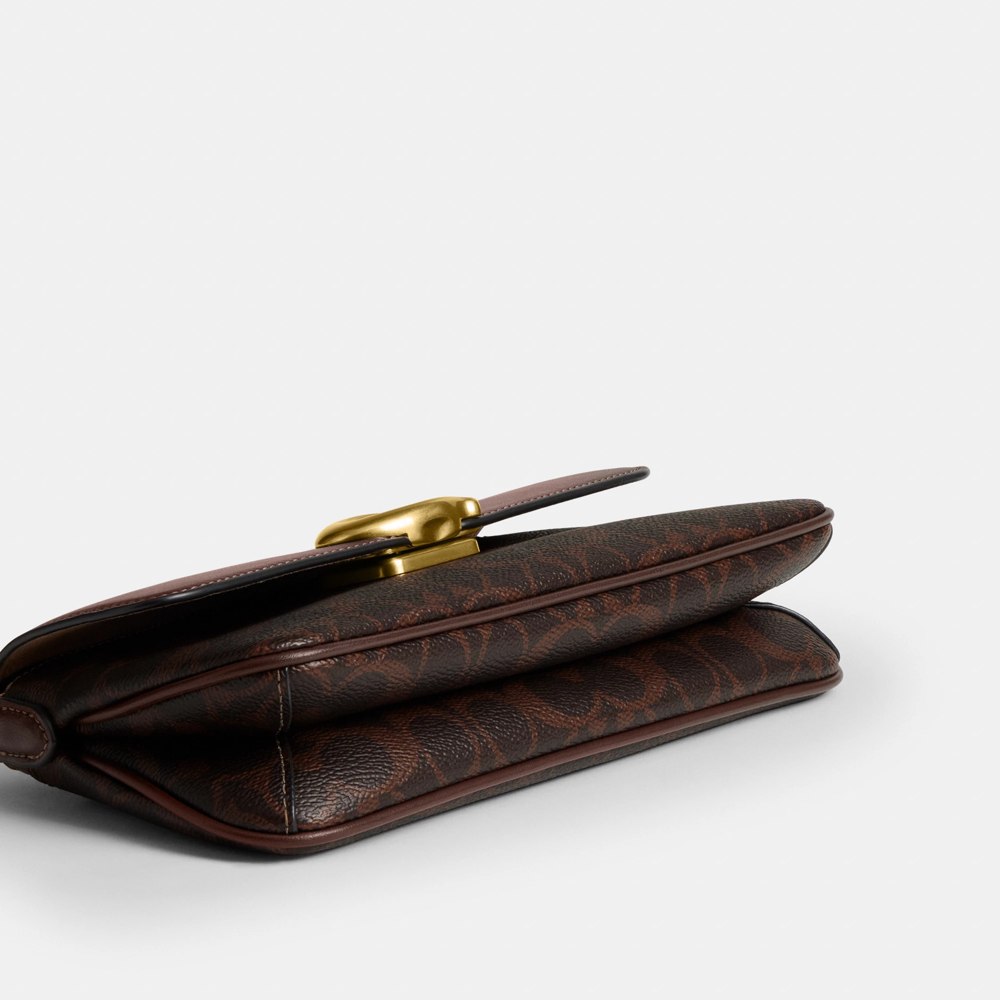 COACH®,Jet Shoulder Bag In Signature Canvas,Calfskin Leather,Canvas,Leather,Shoulder Bag,Metal,Logo,Lined,Brass,Day Party,Brown,Outsole View