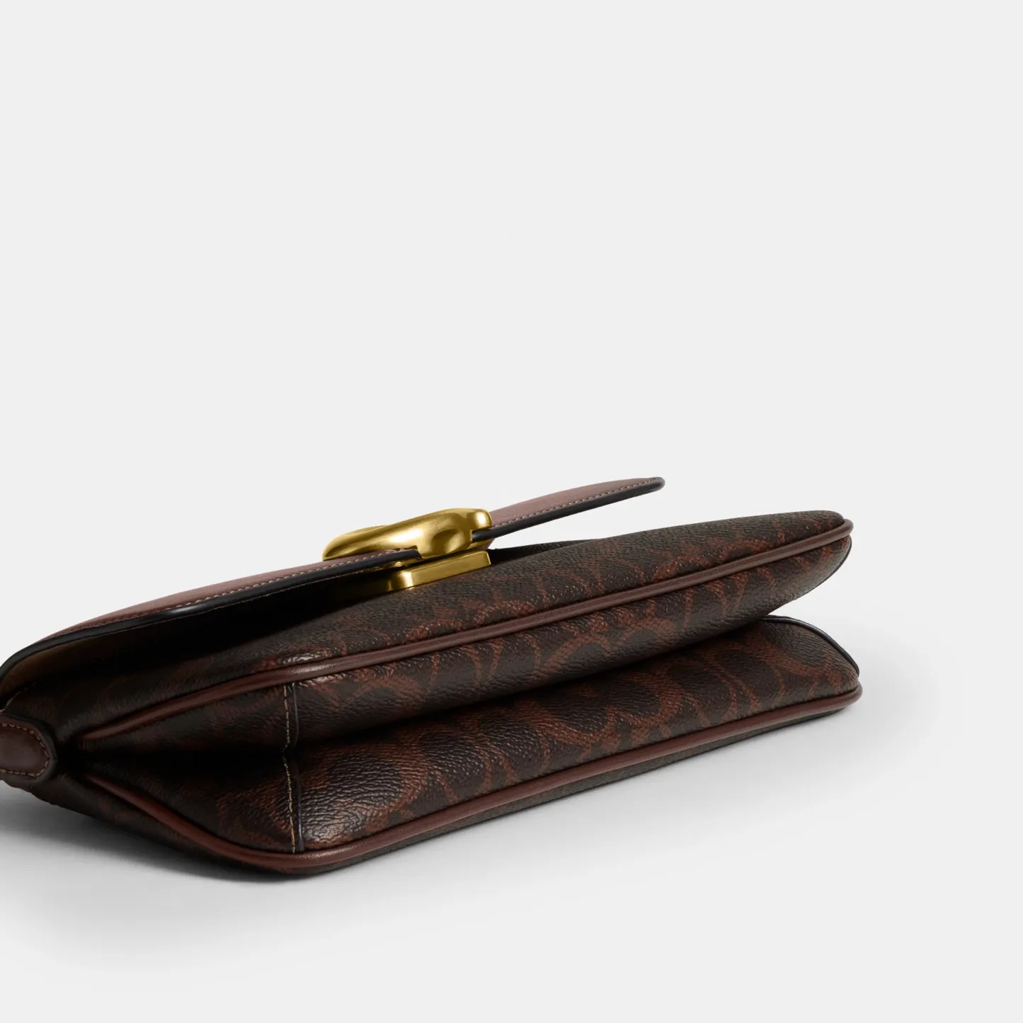 COACH®,Jet Shoulder Bag In Signature Canvas,Calfskin Leather,Canvas,Leather,Shoulder Bag,Metal,Logo,Lined,Brass,Day Party,Brown,Outsole View