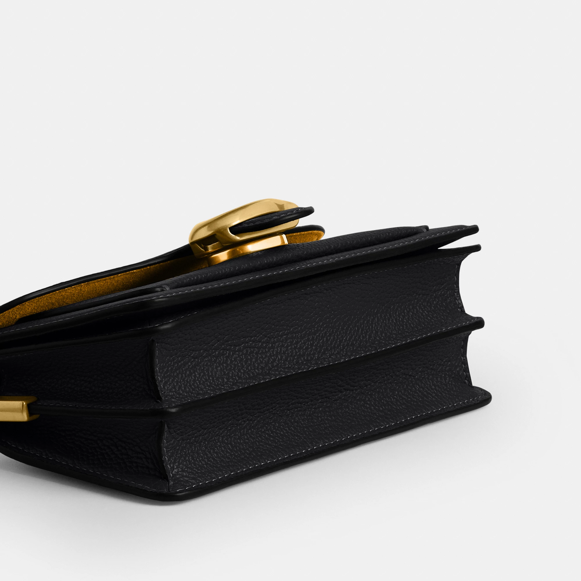 COACH®,Tabby Shoulder Bag 20,Leather,Shoulder Bag,Embossed,Metal,Logo,Day Party,Black,Outsole View