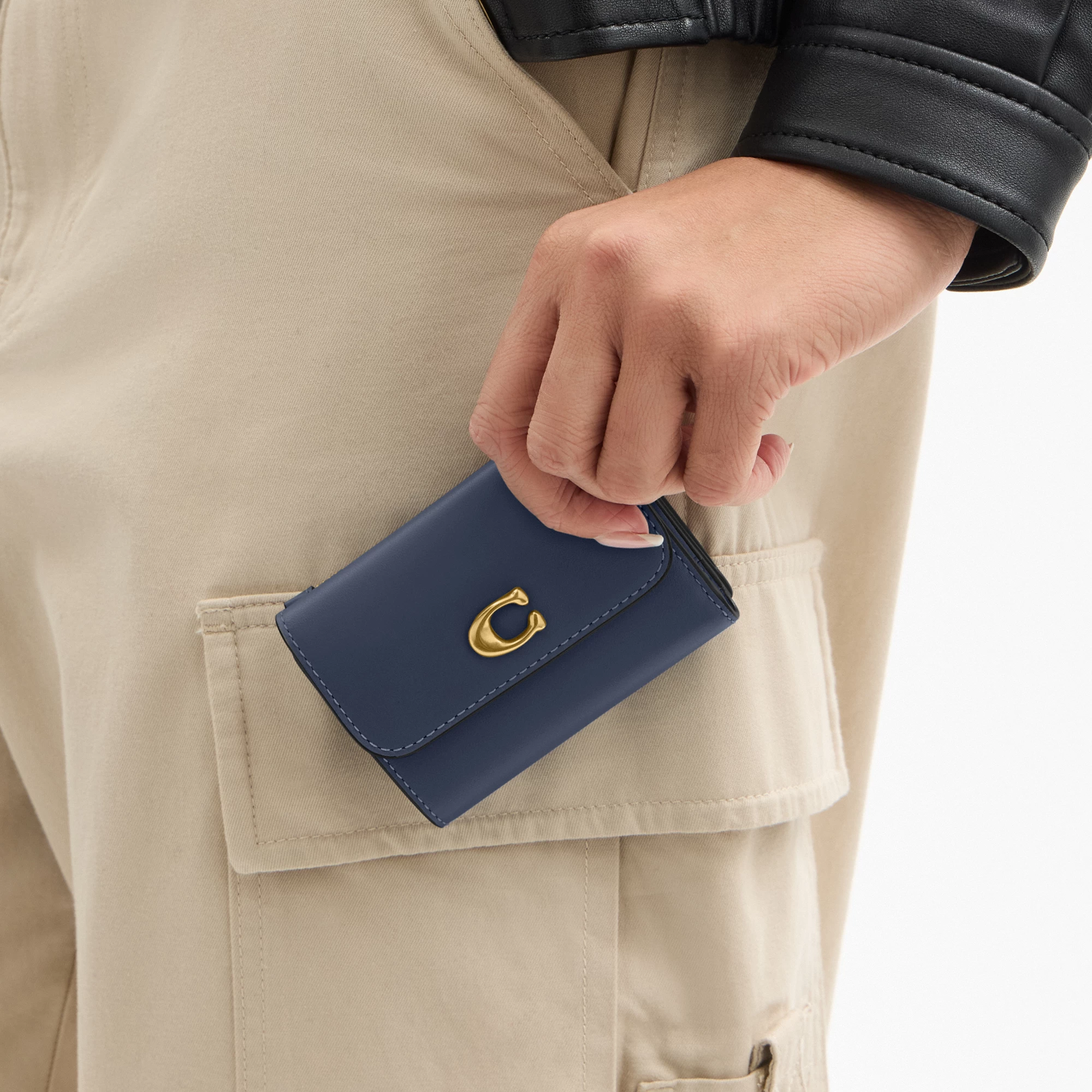 COACH®,Essential Card Holder Wallet,Leather,Calfskin Leather,Card Case,Bi Fold,Logo,Metal,Casual,Navy,Detail View