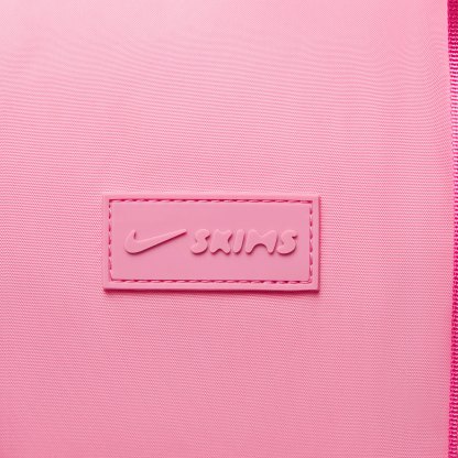 NikeSKIMS ACCESSORIES PUFFER GYM BAG - LIGHT FLAMINGO