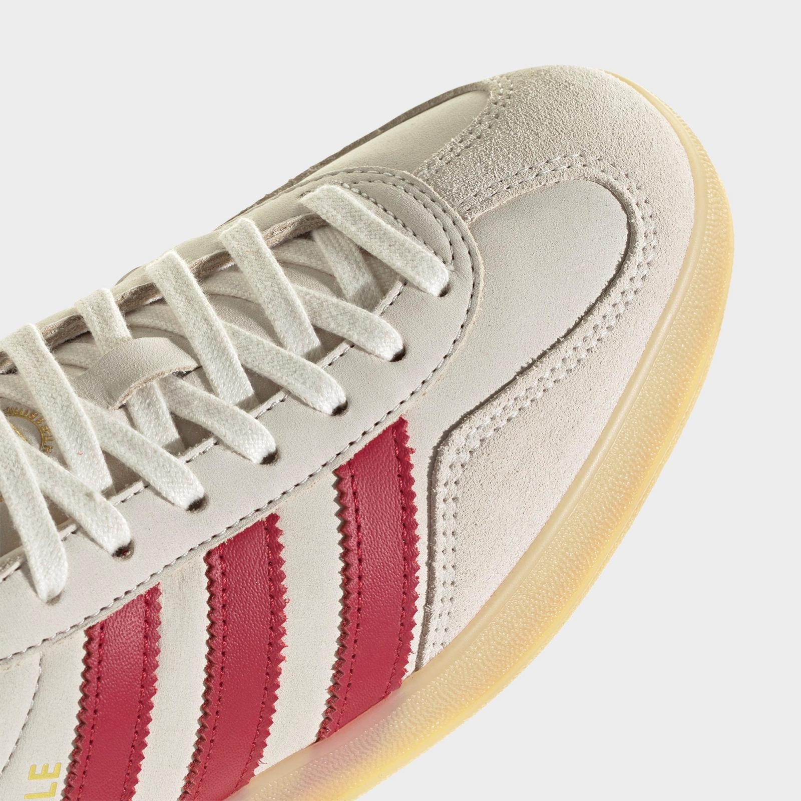 Men's adidas Originals Gazelle Indoor Casual Shoes - Cream White/Team Victory Red/Gum - view 3