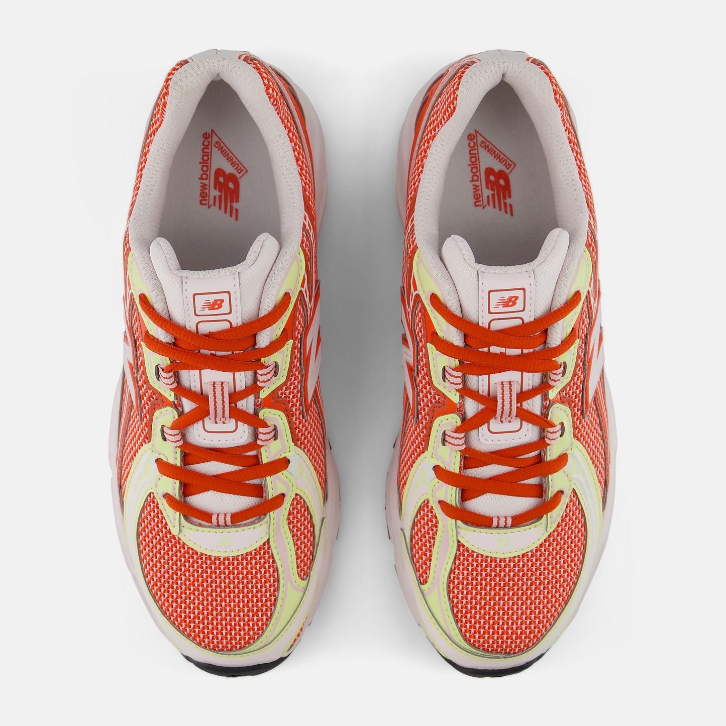 New Balance 740, U7403P9
