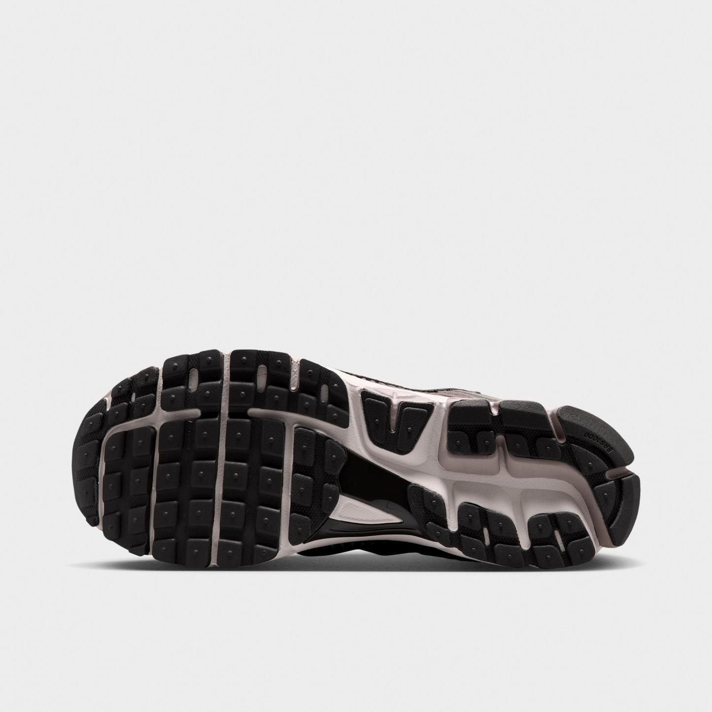 Men's Nithtke Zoom Vomero 5 Casual Shoes - Part 1 - College Grey/Cave Stone/Sail/Medium Ash - Bottom view