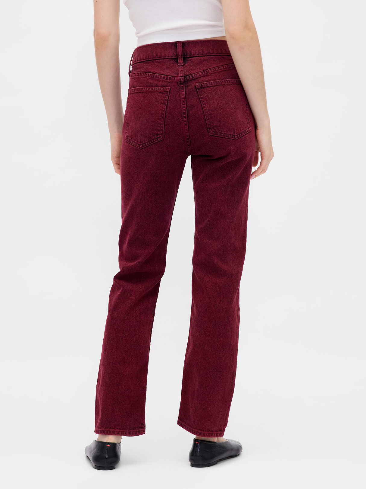 High Rise Belted '90s Slim Straight Jeans - Red delicious