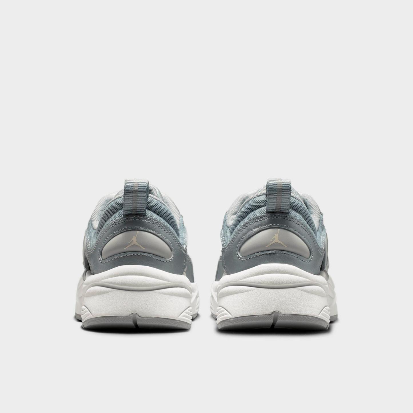 Women's Jordan Trunner O/S Casual Shoes - Swan/Wolf Grey/Reflect Silver/Summit White - view 4