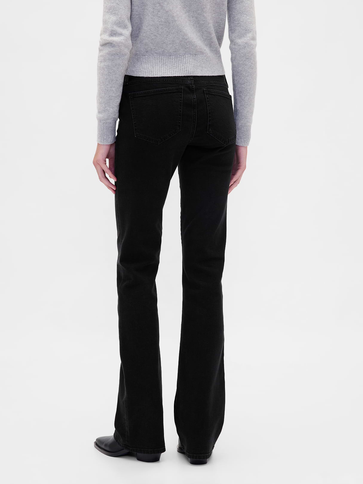 Low Rise Long & Lean Split-Hem Jeans - Basic black