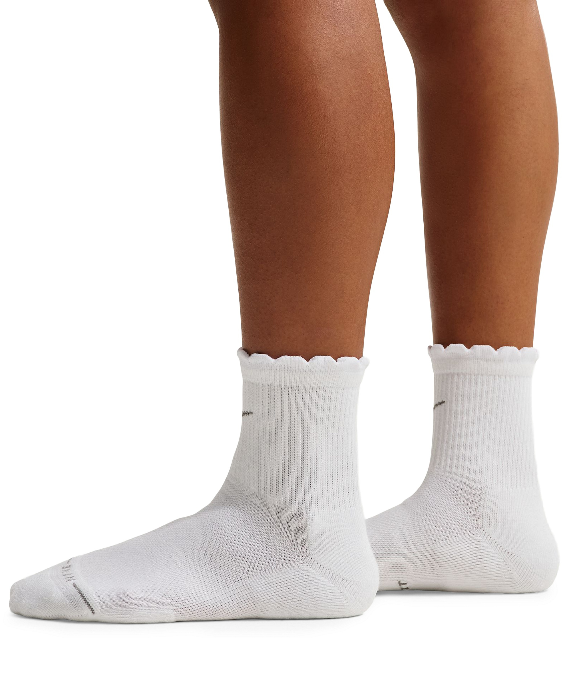 Nike Women's Scalloped Everyday Elevated Crew Socks, 2-Pack - White