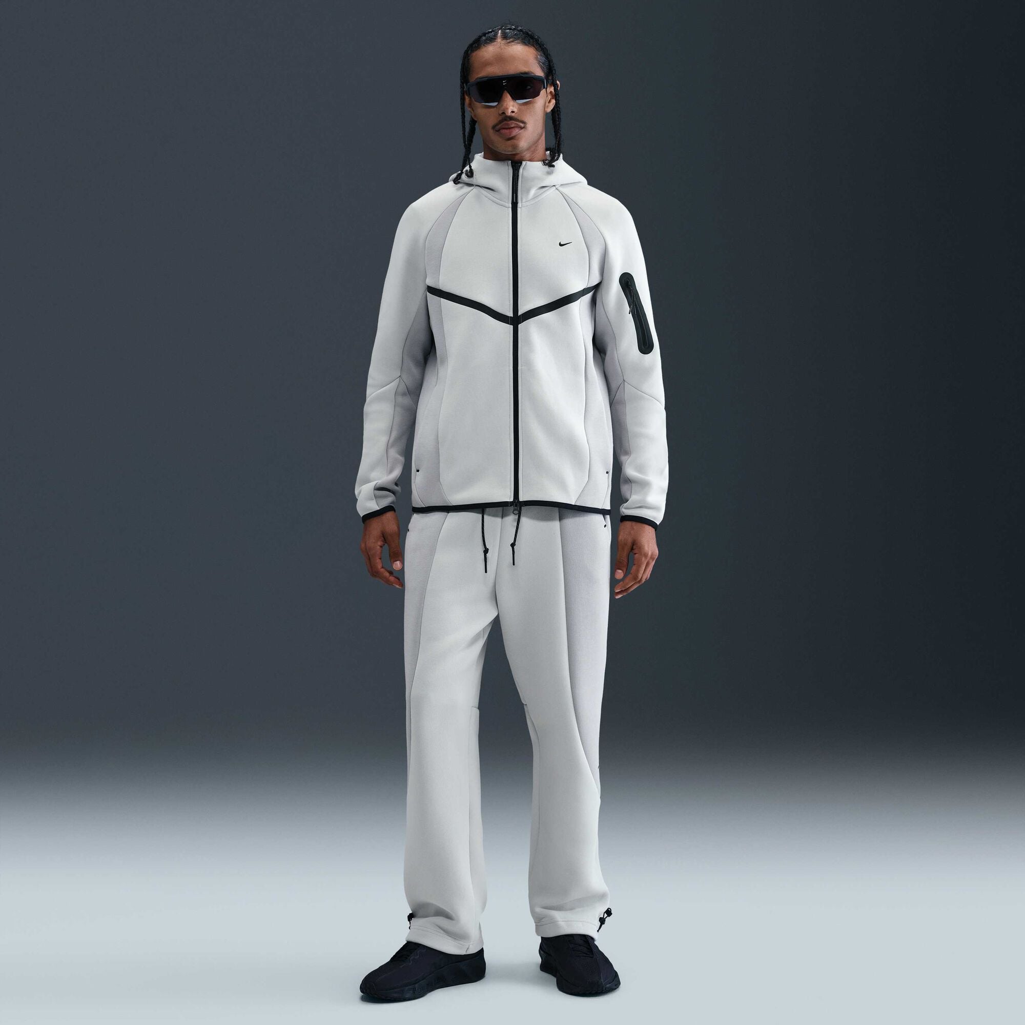 Nike Tech Men's Colour-Block Open-Hem Fleece Trousers - Light Silver/Light Smoke Grey/Black