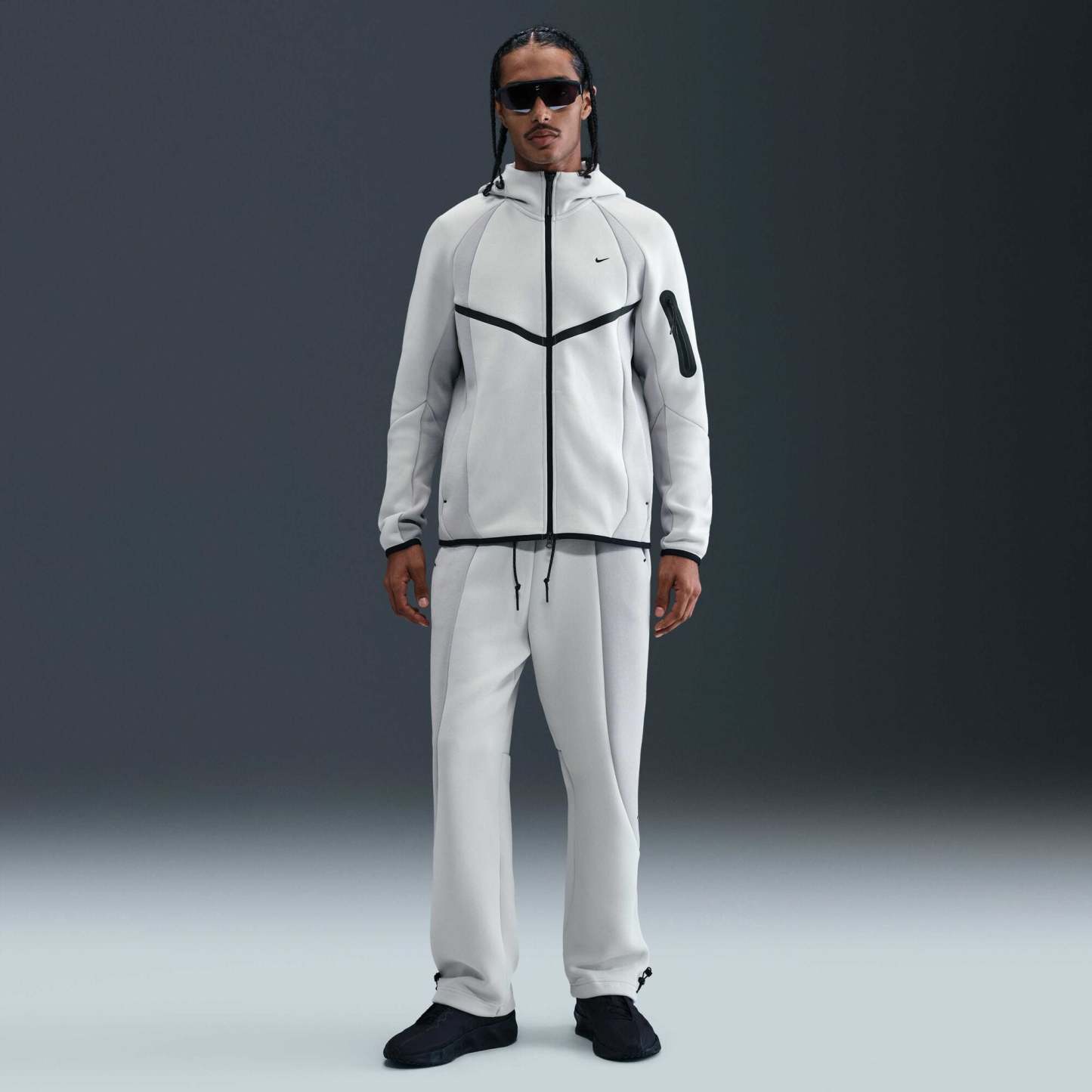 Nike Tech Men's Colour-Block Open-Hem Fleece Trousers - Light Silver/Light Smoke Grey/Black