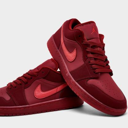 Women's Air Jordan 1 Low SE Casual Shoes - Team Red/Sierra Red - Left shoe facing left. Outside of the shoe. - view 3